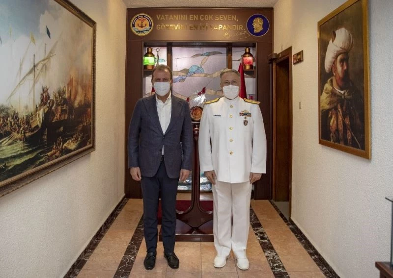Başkan Seçer, Tuğamiral Gedik ile buluştu

