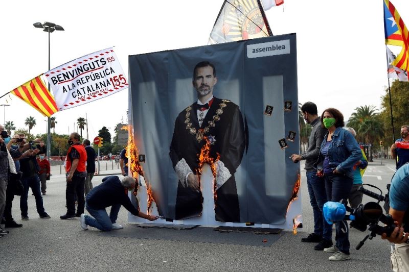 İspanya Kralı 6. Felipe, Barselona’da protestoyla karşılandı
