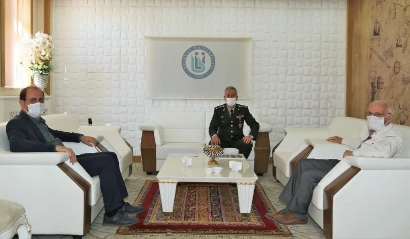 Garnizon Komutanı Hava Savunma Albay Yusuf Diker’den Rektör Coşkun’a veda ziyareti
