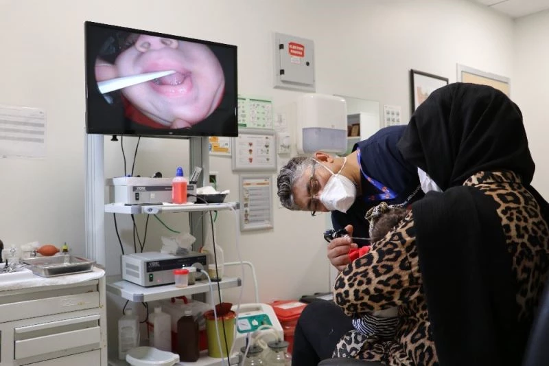 Boğazındaki 4 santimlik kist alınan 2 aylık Menesse bebek sağlığına kavuştu
