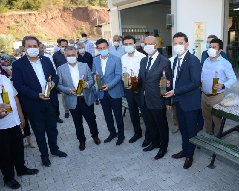 Antalya Valisi Ersin Yazıcı, sezonun ilk zeytin yağı sıkım törenine katıldı