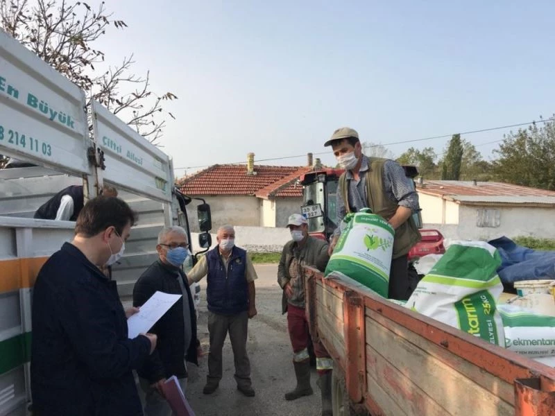 Kofçaz’da yem bezelyesi tohumu dağıtıldı
