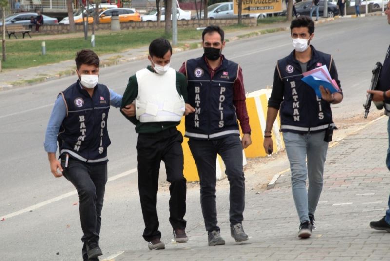Batman’daki satırlı cinayetin zanlısı Diyarbakır’da yakalandı
