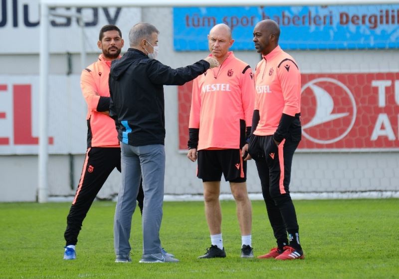 Ahmet Ağaoğlu’na teknik direktör dayanmıyor
