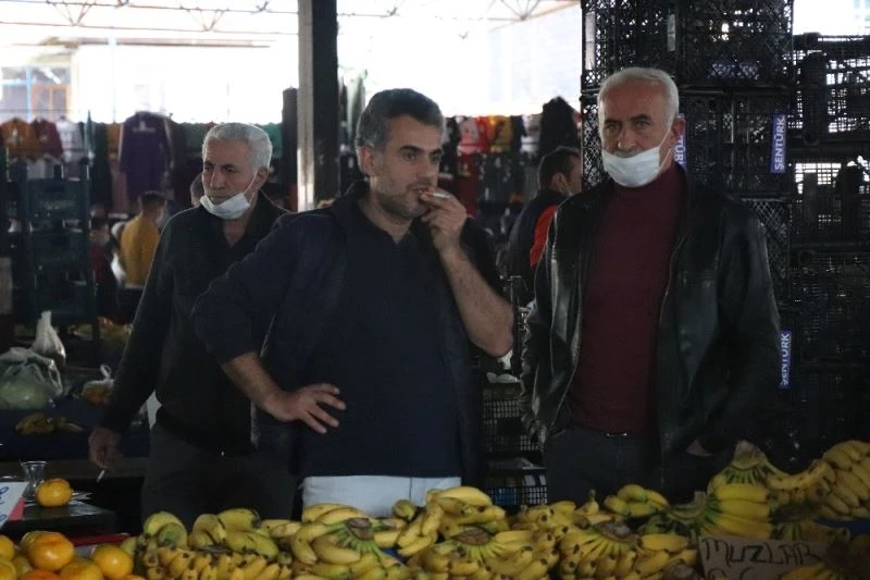 Denizli’de yasaklara rağmen semt pazarlarında ürküten görüntü
