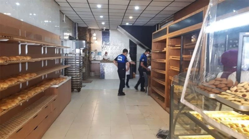 Büyükşehir zabıta ekiplerinden, 