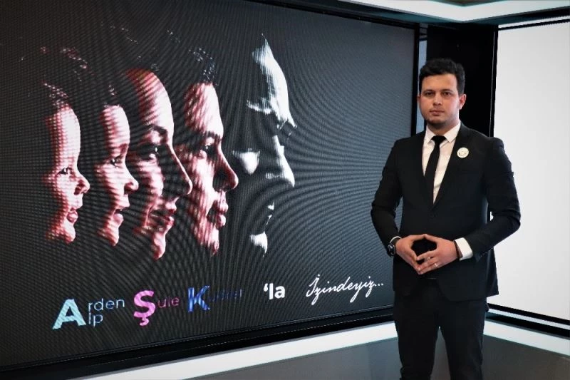 10 Kasım’da işitme engelliler için Gençliğe Hitabeyi ekrandan betimledi
