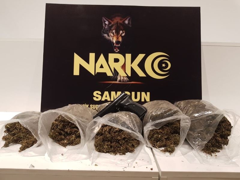 Samsun’da 1 kilo 880 gram esrar ele geçti: 2 gözaltı
