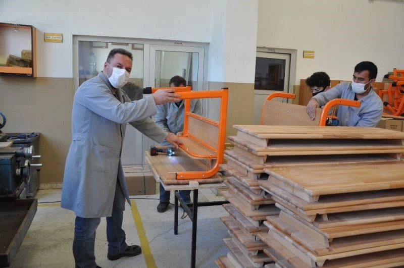 Fabrika gibi çalışan okulun yıllık cirosu 800 bin TL
