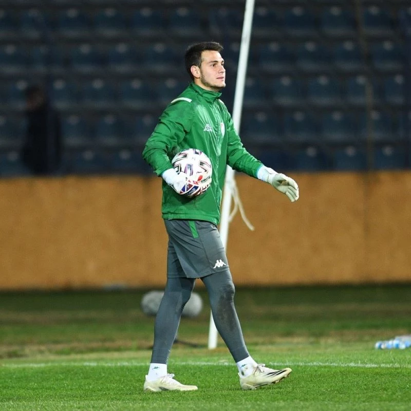 Bursasporlu kaleci Deniz Aydın: “Durmadan, yorulmadan devam”
