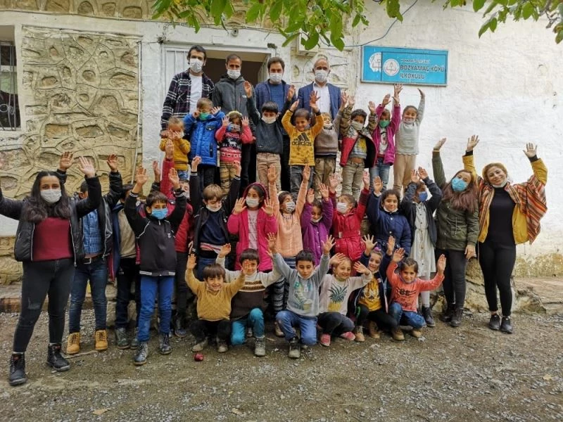 ’Bir Oyuncak Da Senden