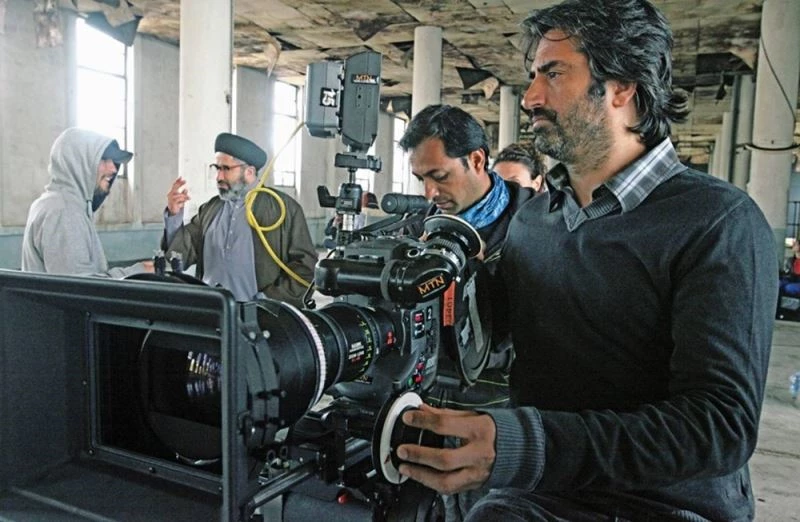 Kırmızıgül, 1939 Erzincan depremini beyazperdeye aktarıyor
