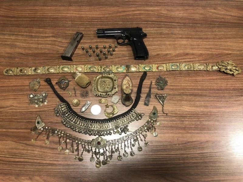 Jandarma tarihi eser kaçakçısını kıskıvrak yakaladı
