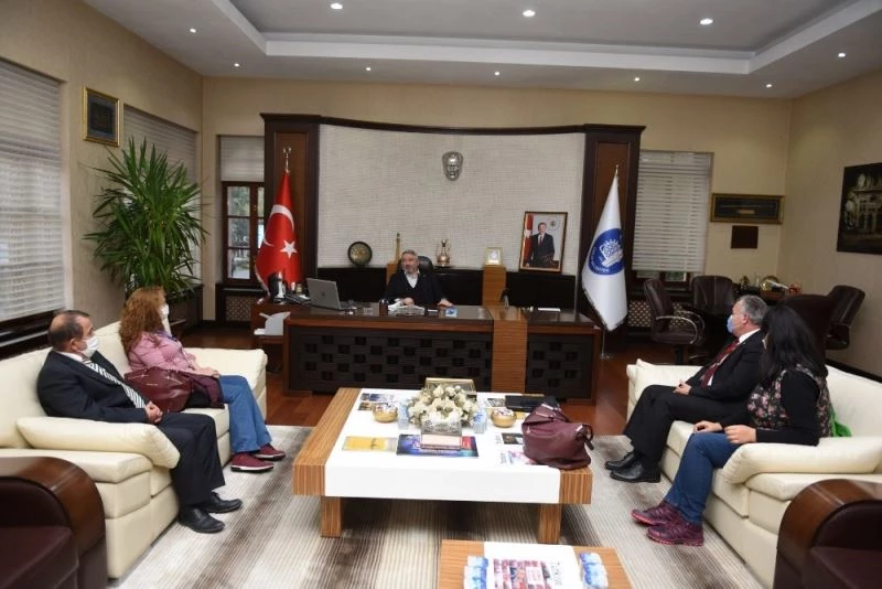 Hayvanseverlerden Başkan Aşgın’a teşekkür ziyareti
