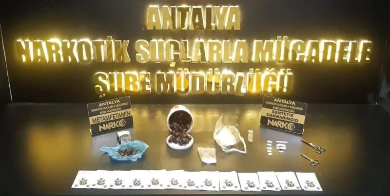 Hurma ve kağıda emdirilen uyuşturucuyu sattıkları öne sürülen 2 kişi tutuklandı