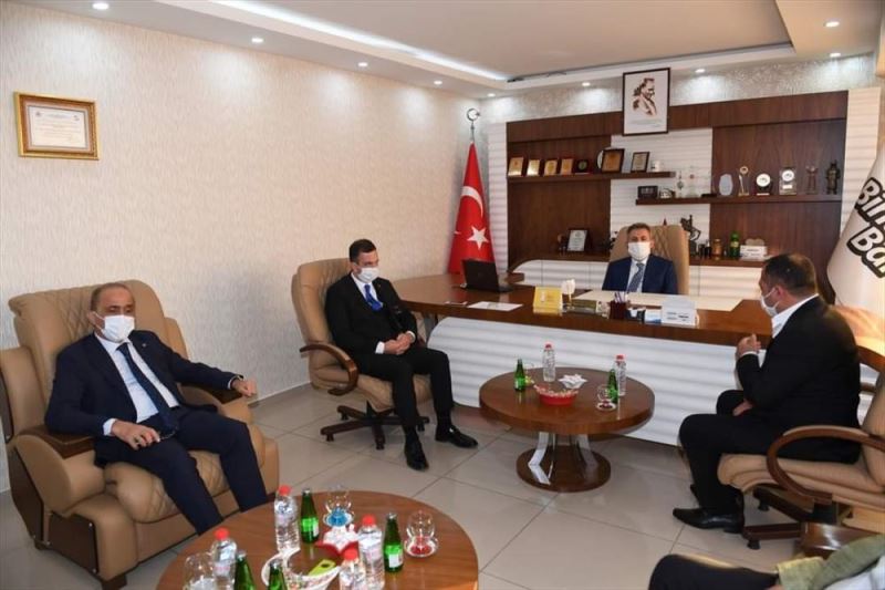 Adana Valisi Süleyman Elban, Kozan ilçesinde kamu kurumlarını ziyaret etti