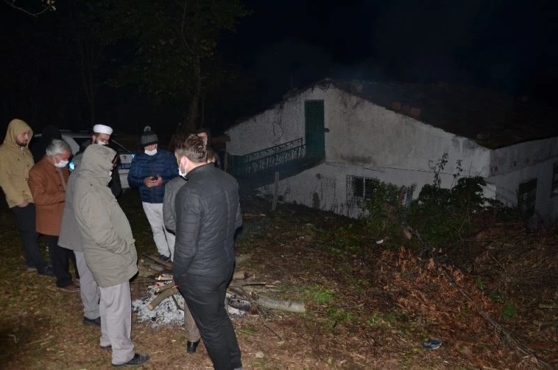 Yaşlı kadını domuz bağı ile bağlayıp çuvala koydular, çuvalı da dikip ölüme terk ettiler
