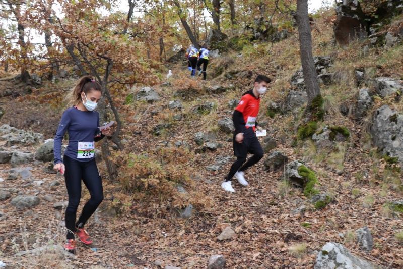 Hasandağı’nın zorlu parkurlarında oryantiring şampiyonası heyecanı
