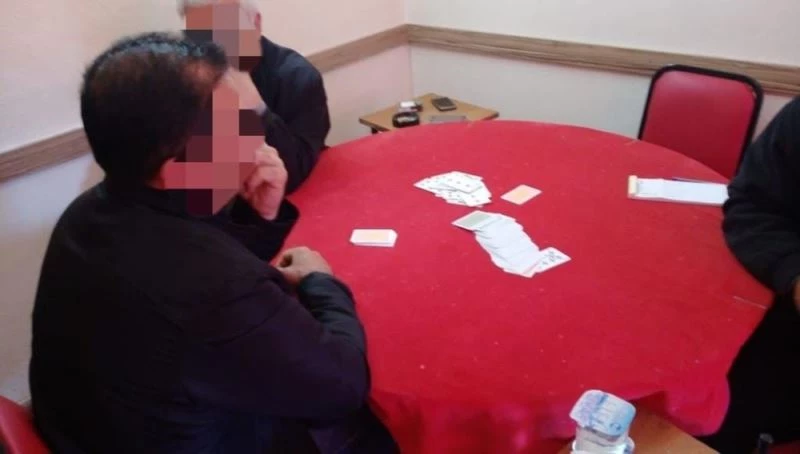 İskambil oyunu pahalıya patladı
