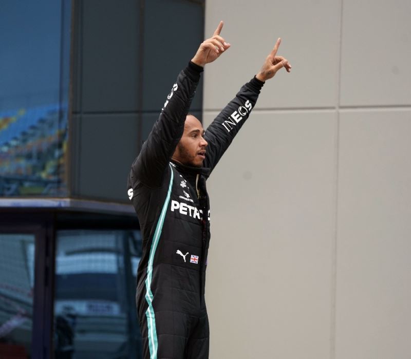 Lewis Hamilton, İstanbul’da şampiyonluğunu ilan etti
