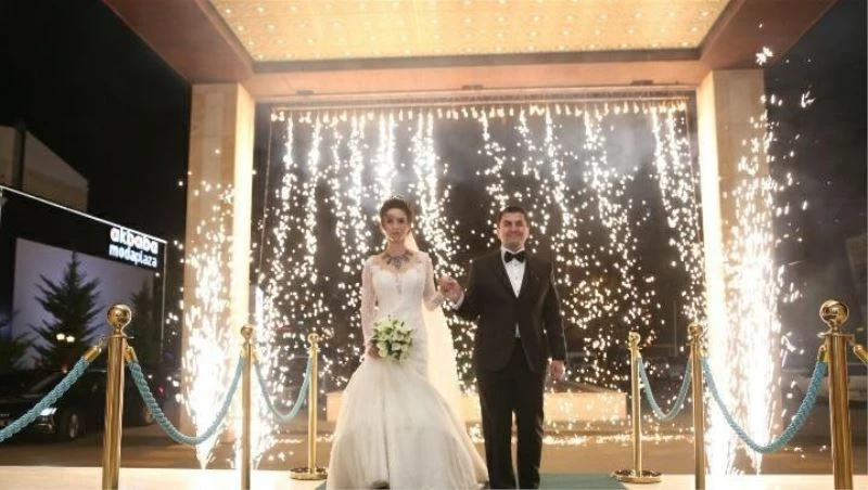 Vali yardımcısı aşiret liderine damat oldu
