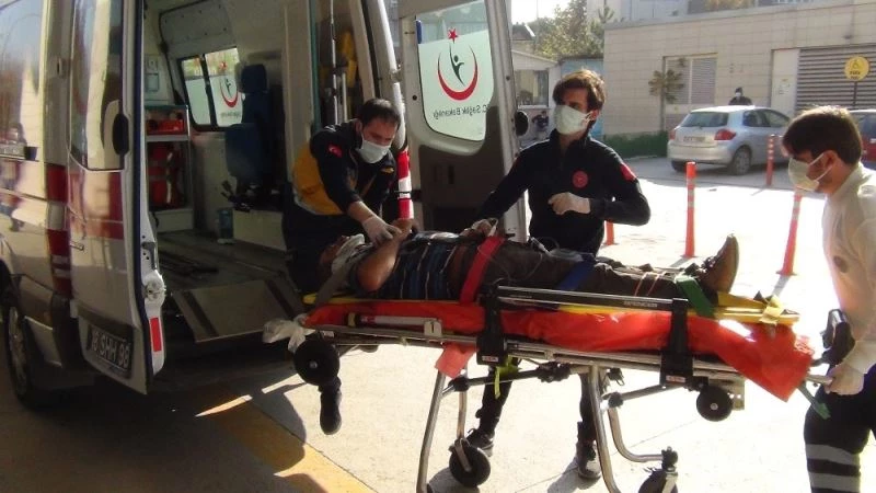 Yük asansöründe boşluğa düşen işçi ağır yaralandı
