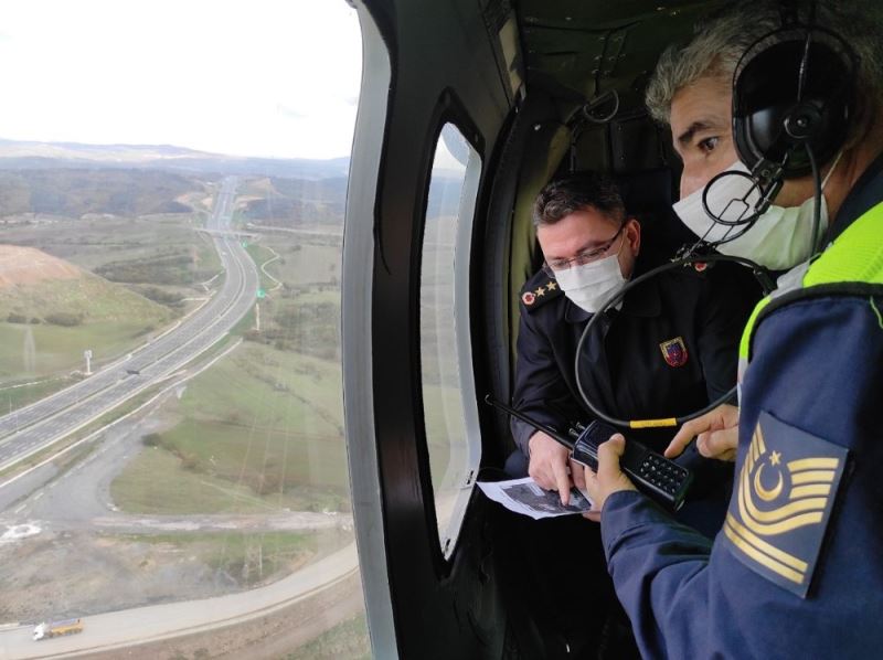 Jandarma, Kuzey Marmara Otoyolu’nu helikopterle denetliyor
