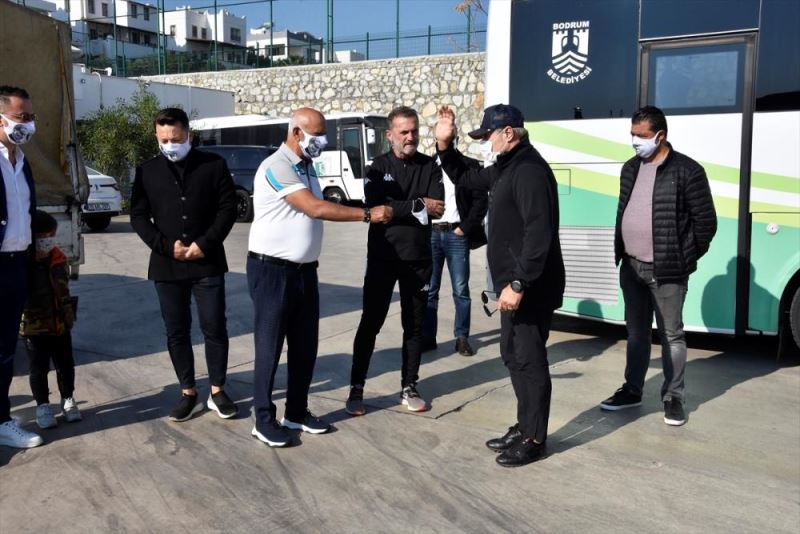 Antalyaspor Kulübü Derneği Başkanı Fikret Öztürk ile teknik direktör Ersun Yanal, Bodrumspor