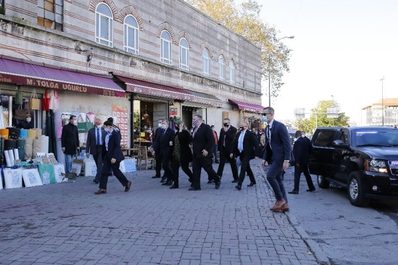 ABD Dışişleri Bakanı Pompeo, Rüstem Paşa Camisine geldi
