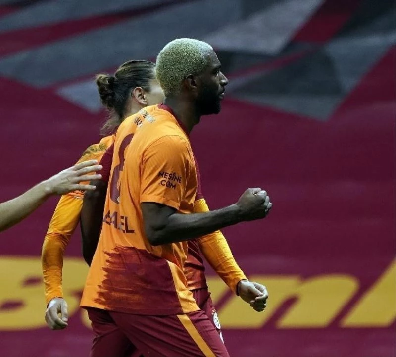 Ryan Babel Hollanda’da kalacak
