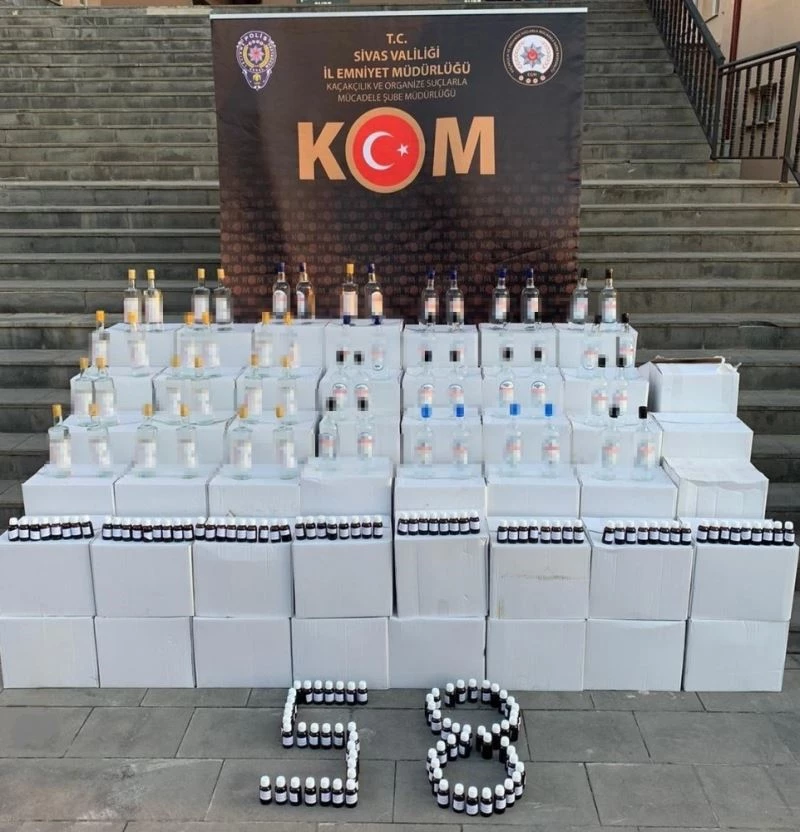 Sivas’ta Bin 620 litre etil alkol ve 156 adet alkol aroma kiti ele geçirildi
