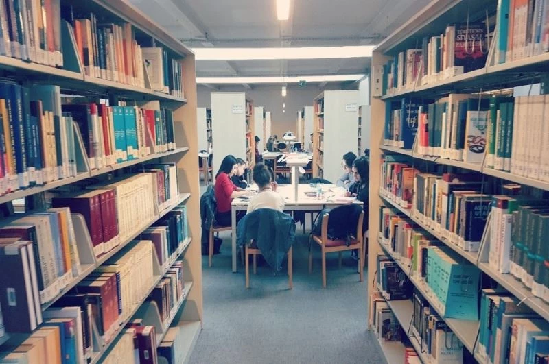 ZBEÜ Kütüphanede basılı yayın sayısı 170 bini aştı
