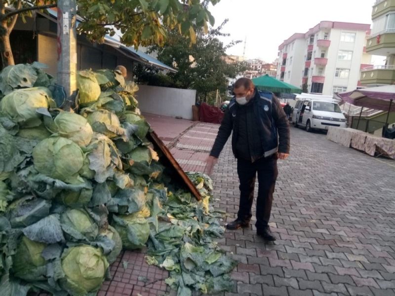 Halkın sağlığını tehlikeye atan pazarcıya ceza
