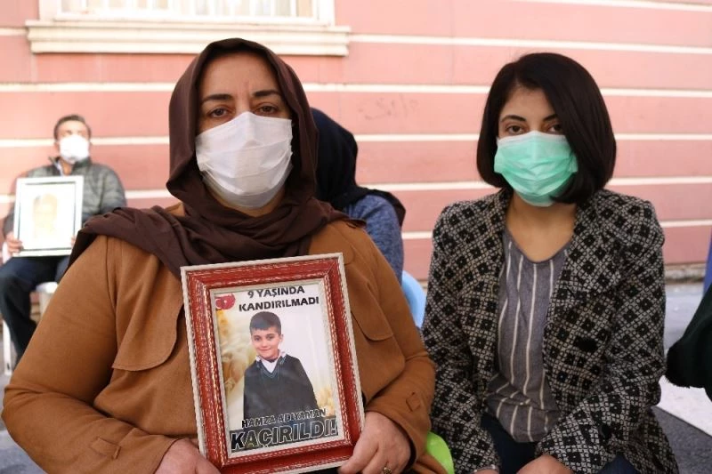 HDP önündeki aileden, 9 yaşındaki çocuklarının Zap suyunda kaybolduğu iddiasına sert tepki
