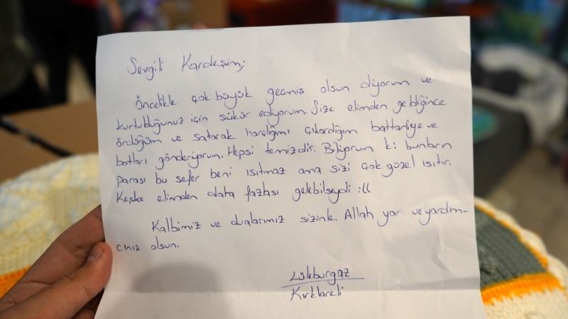 Yardım kolisinden çıkan not ağlattı: “Bunların parası bu sefer beni ısıtmaz ama sizi çok güzel ısıtır”
