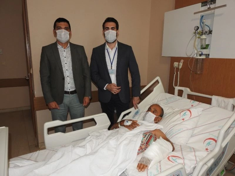 Çeşme’deki hastanede ameliyat başarısı: kopmak üzere olan kolu kurtardılar
