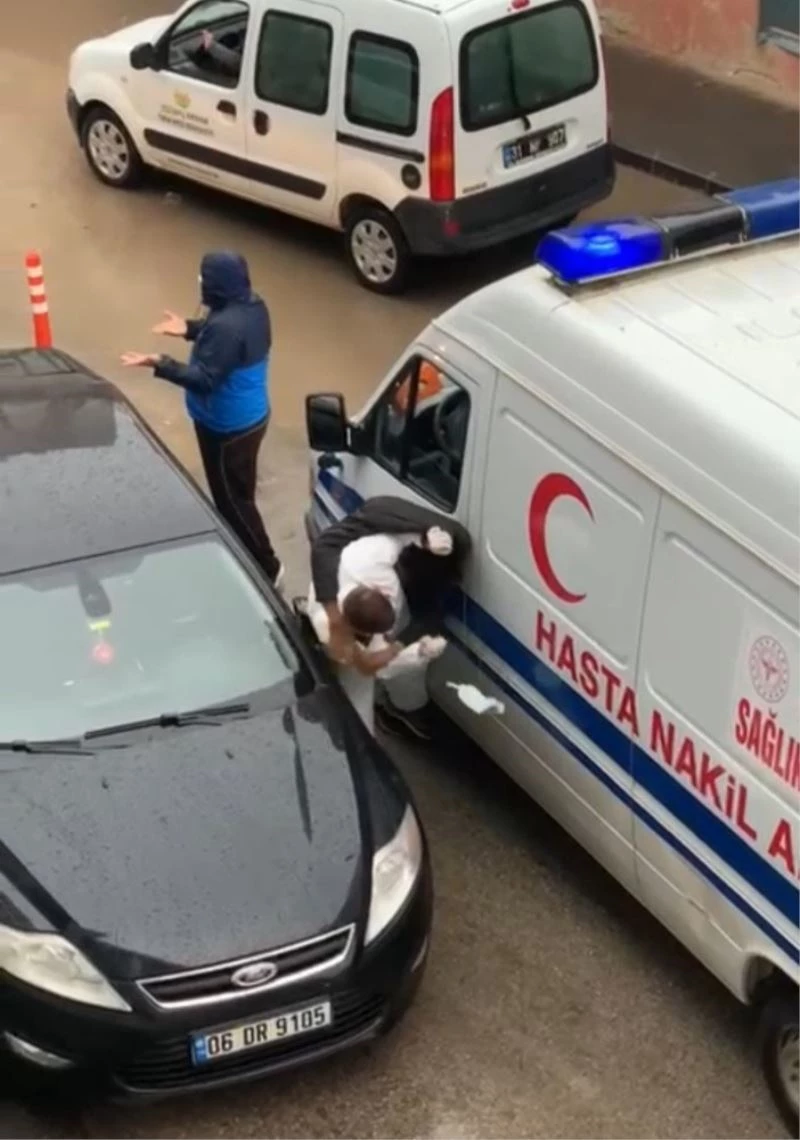 ’Ben polisim’ diyerek ambulans şoförünü darp etti
