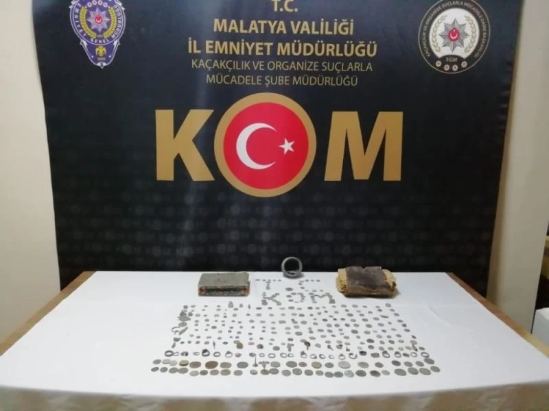 413 adet tarihi sikke ele geçirildi
