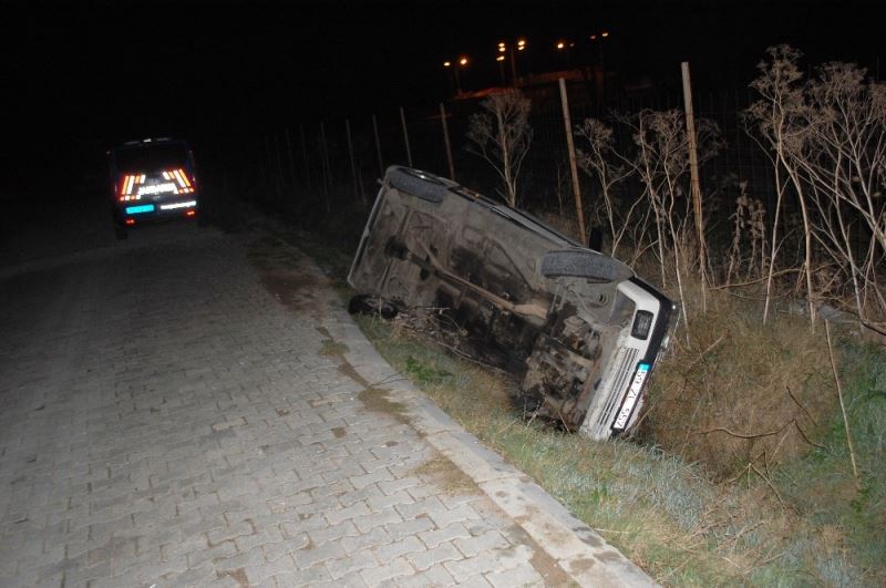 Sokağa çıkma kısıtlamasında kaza: Şarampole devrilen otomobil sürücüsü yaralandı
