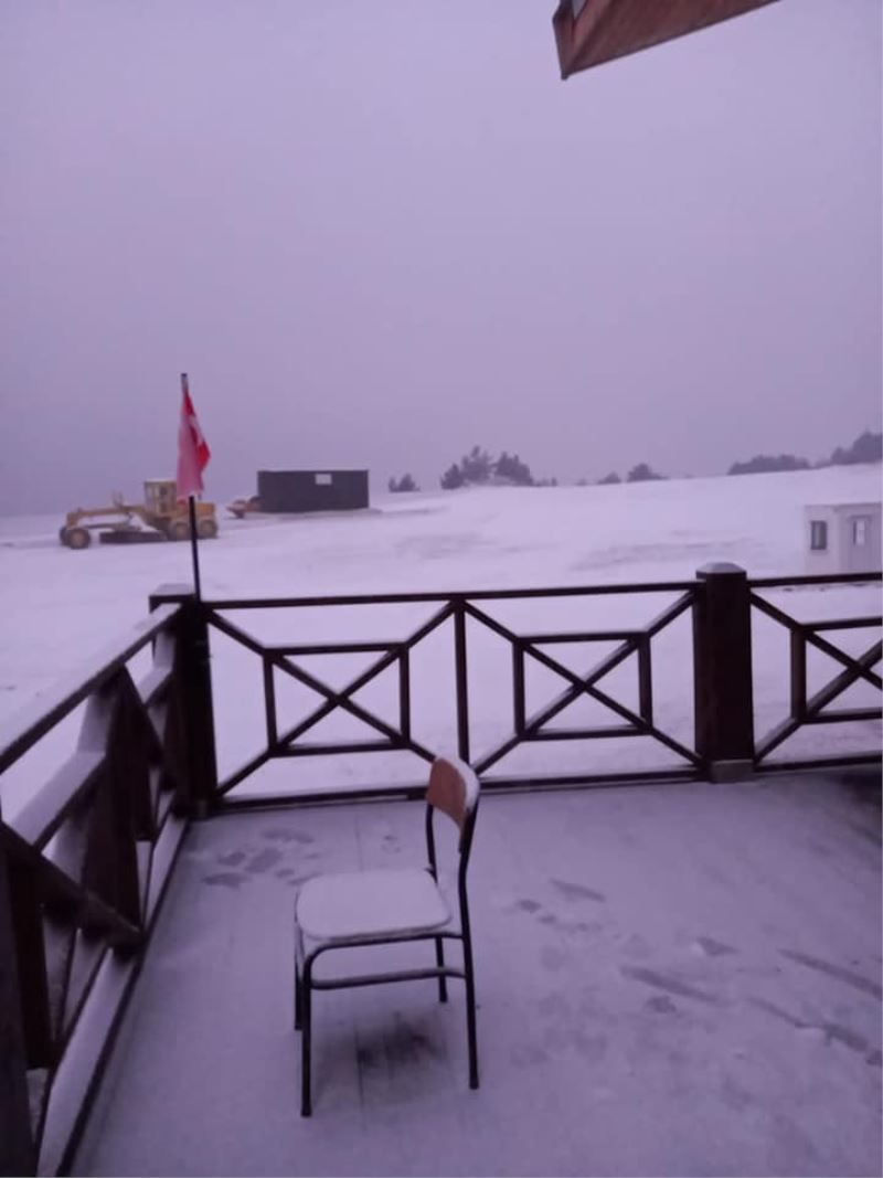 Türkiye’nin 53. kayak merkezi beyaza büründü
