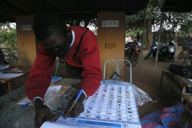 Burkina Faso’da halk devlet başkanını seçmek için sandık başında
