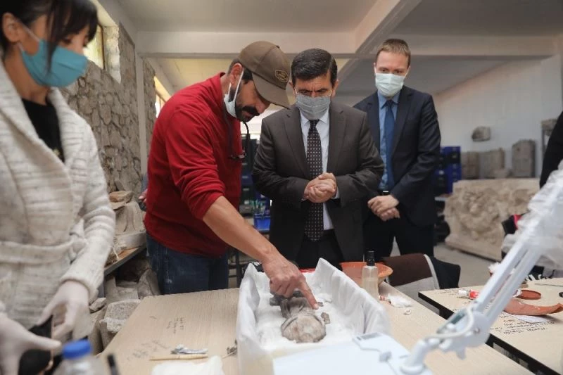 Kibyra’da iki önemli eser gün yüzüne çıkarıldı
