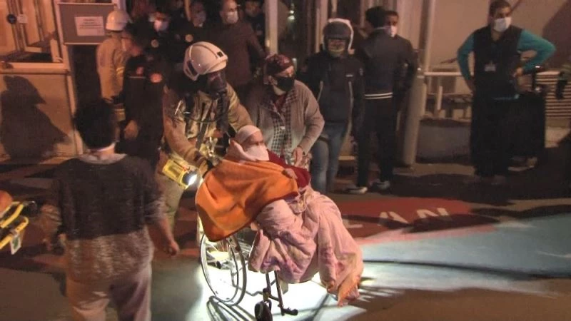 Cerrahpaşa Tıp Fakültesi Hastanesi’nde yangın...Çok sayıda hasta dumandan etkilendi
