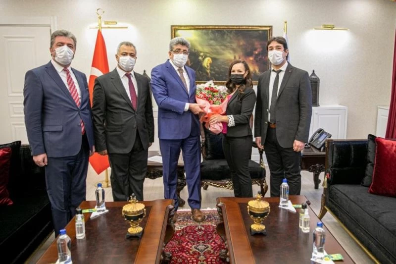 Vali Bilmez, öğretmenlerle telekonferans aracılığıyla görüştü
