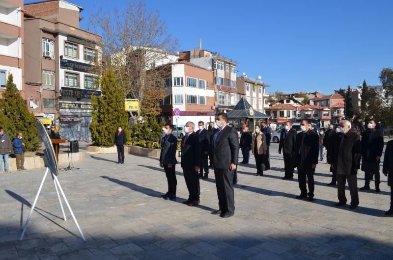 Merzifon’da Öğretmenler Günü törenle kutlandı
