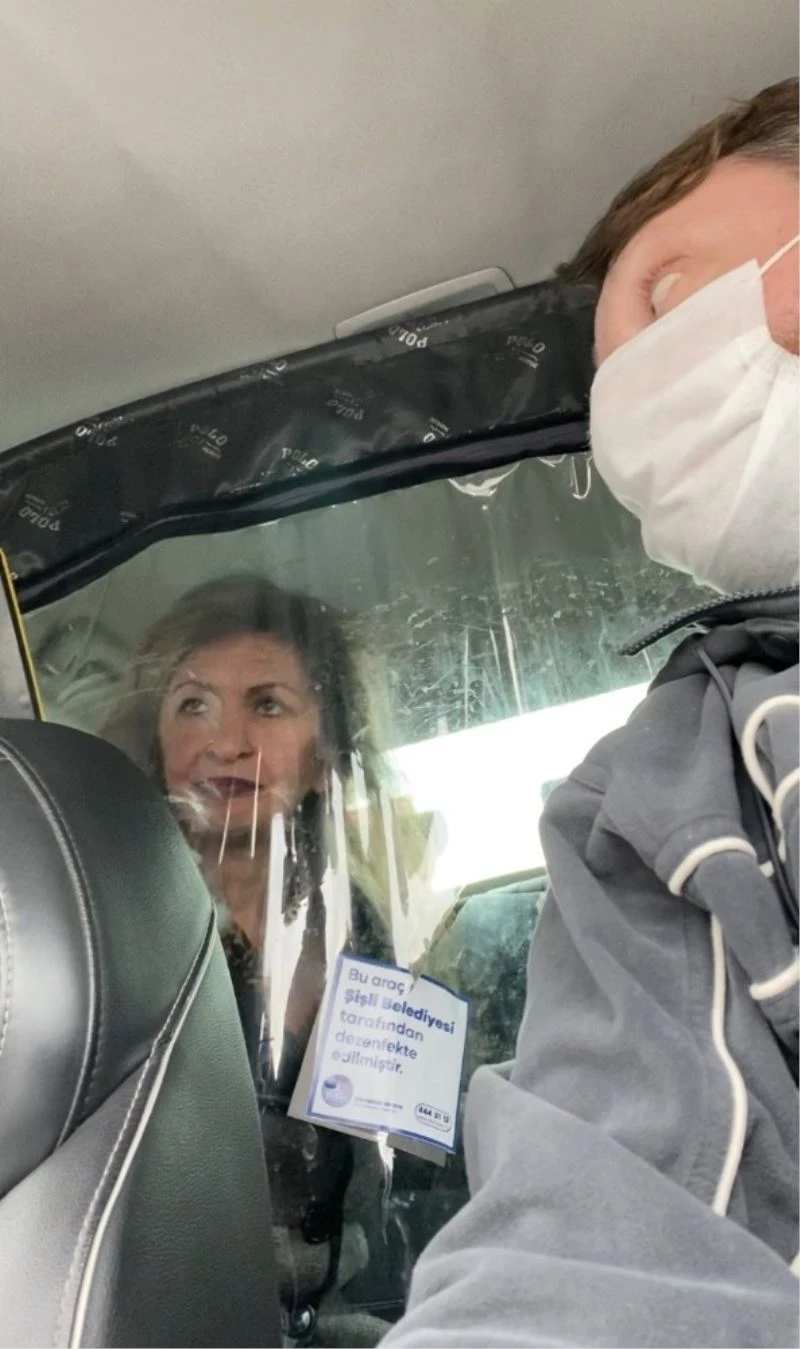 (Özel) İstanbul’da alkollü kadının taksiciye zor anlar yaşattığı anlar kamerada
