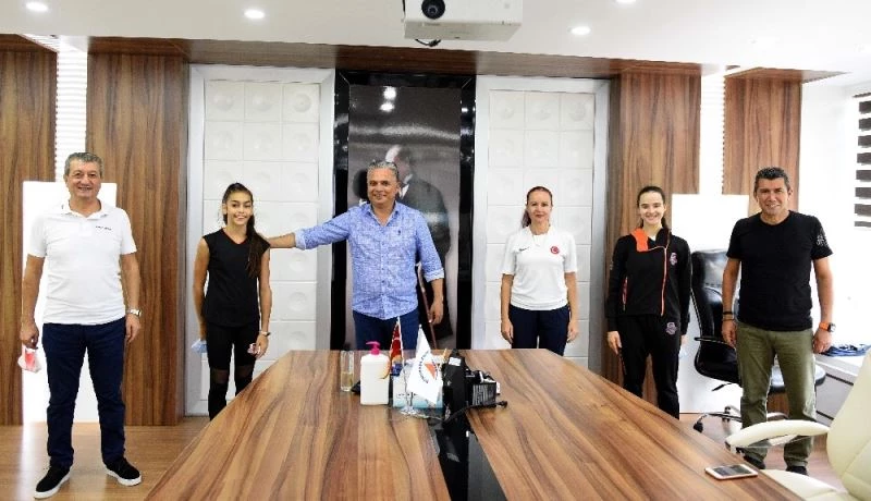 Uysal’dan Kiev’de Türkiye’yi temsil edecek sporcuya başarı dileği
