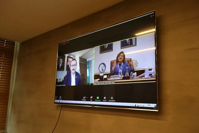 Şahin, bölgesel living lab zirvesinde açılış konuşması yaptı
