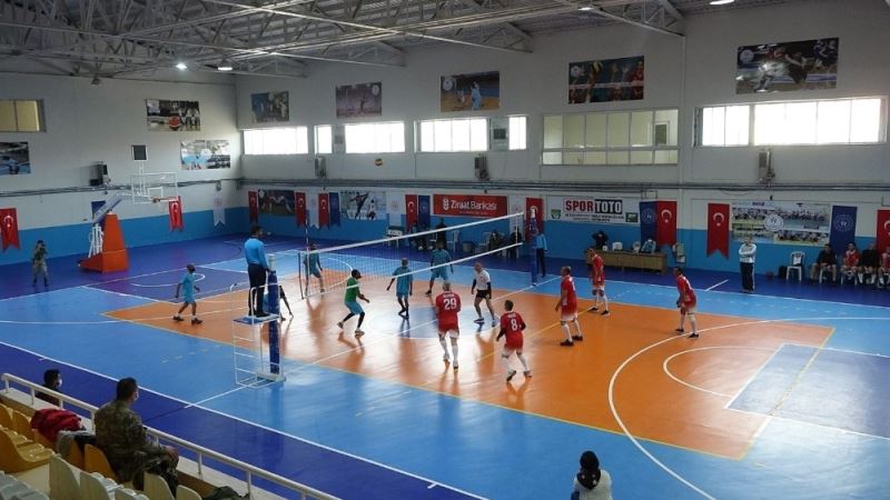 Resulaynlı sporcular ile Türk askeri dostluk maçı yaptı
