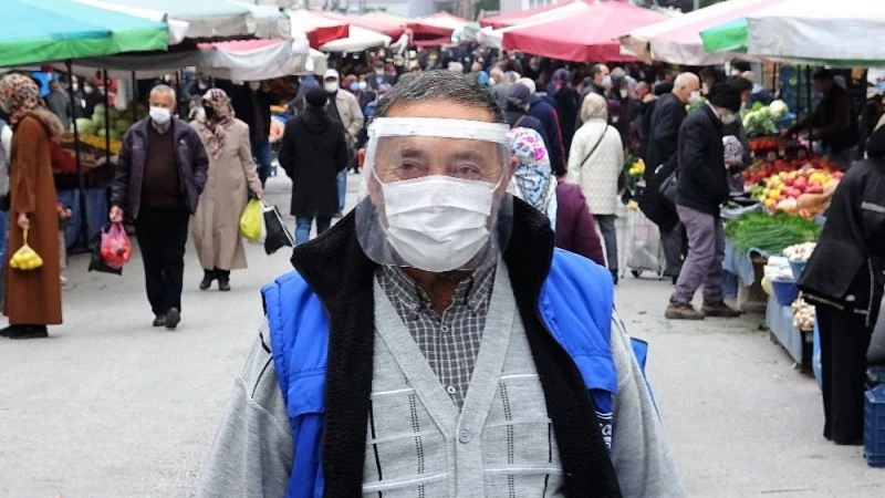 Kimi maskesiz, kimi siperlik takarak pazara çıktı
